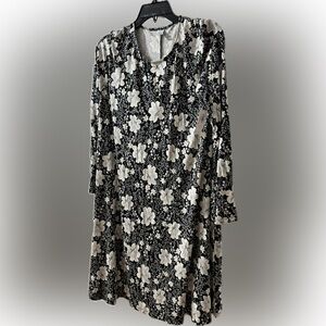 Old Navy Black and White Floral Long Sleeve Dress